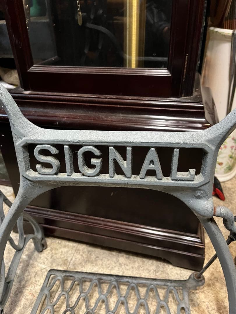 トロルの足跡です 網目ミシン脚、 ミシン脚、シグナルミシンの脚