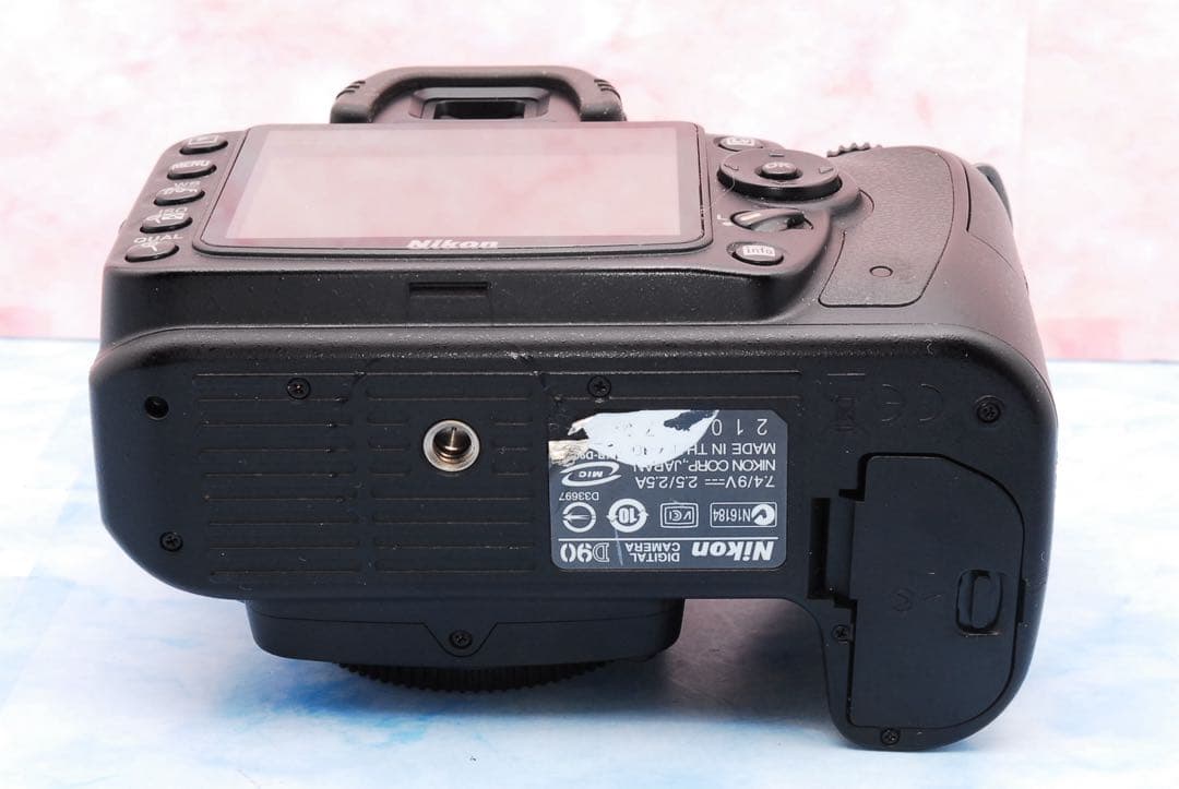▪️ニコン D90▪️一眼レフカメラ▪️新品級のS数▪️近くも遠くもこれ1本▪️