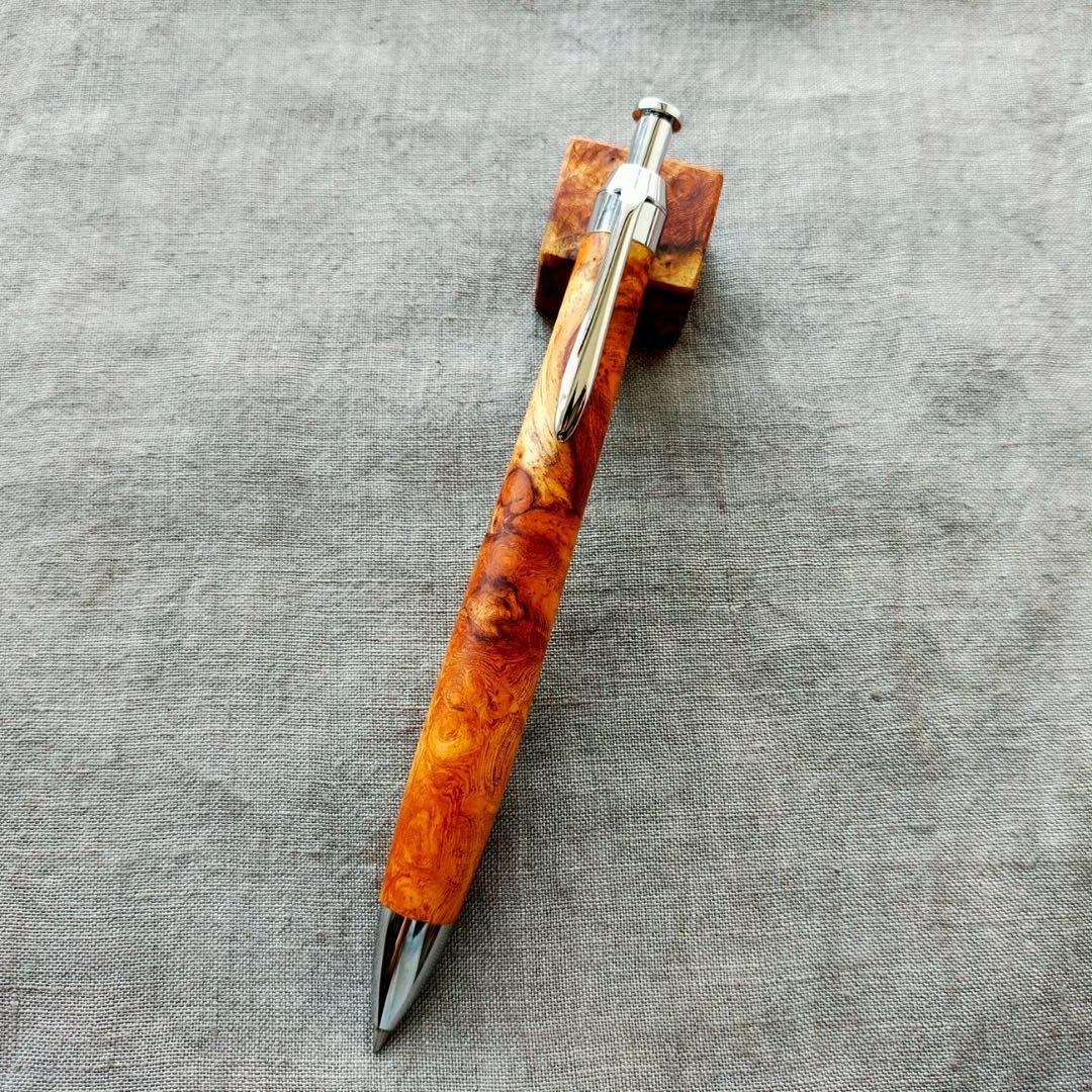花梨瘤紅白　ハンドメイド　木軸ボールペン　G2　天然木　シルバー