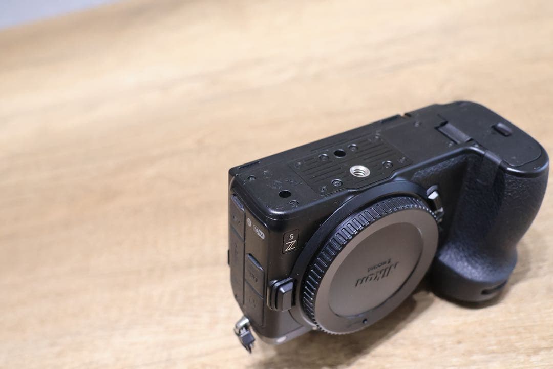 Nikon Z5 ボディ フルサイズミラーレスカメラ