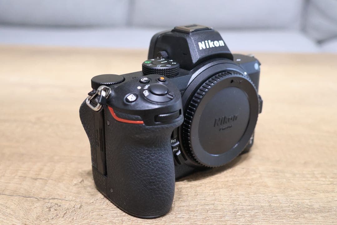 Nikon Z5 ボディ フルサイズミラーレスカメラ