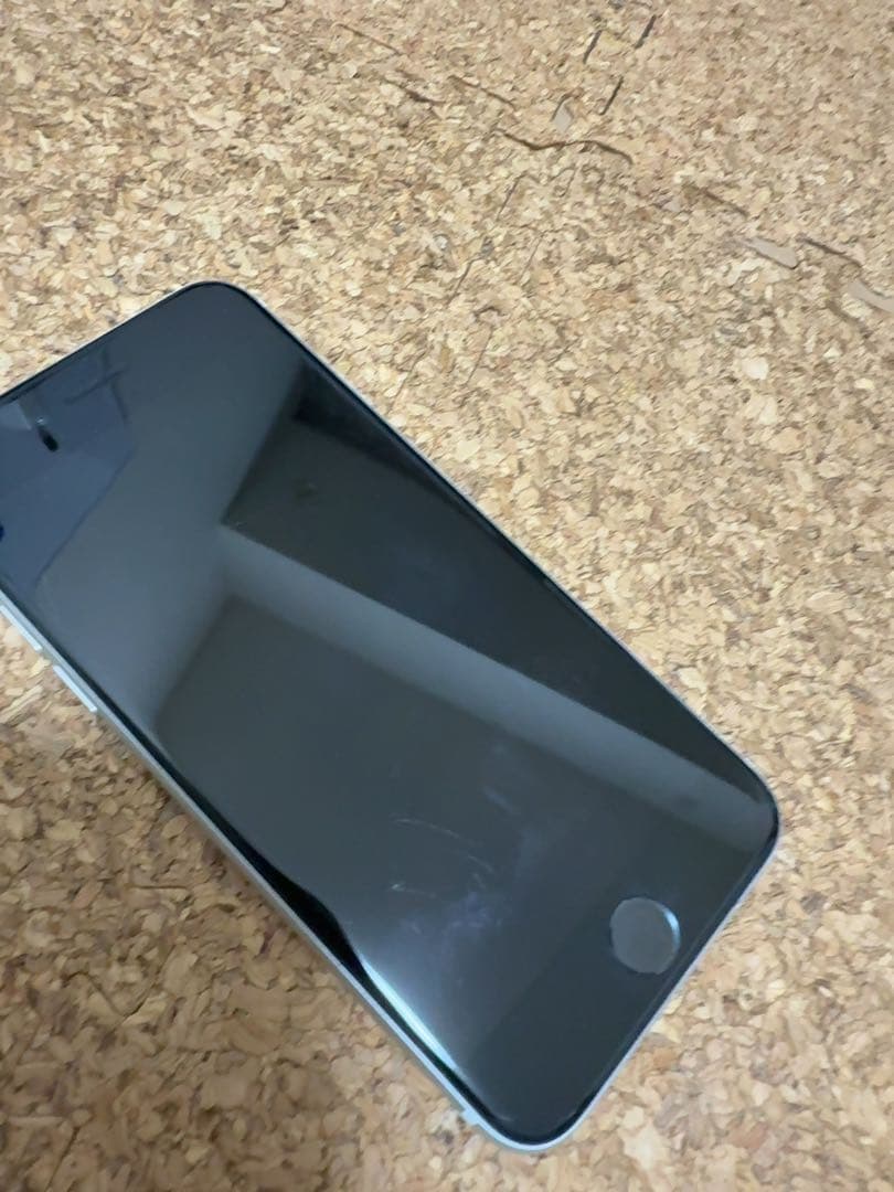Apple iPhone SE第2世代 ホワイト128GB 超美品