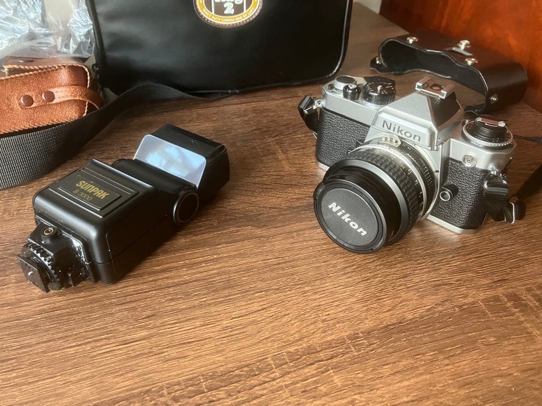 ニコン　FE ストロボ付き