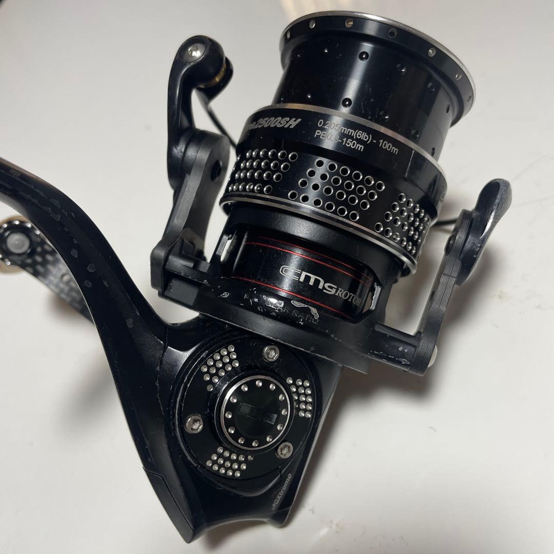 REVO MGXtreme 2500SH スピニングリール