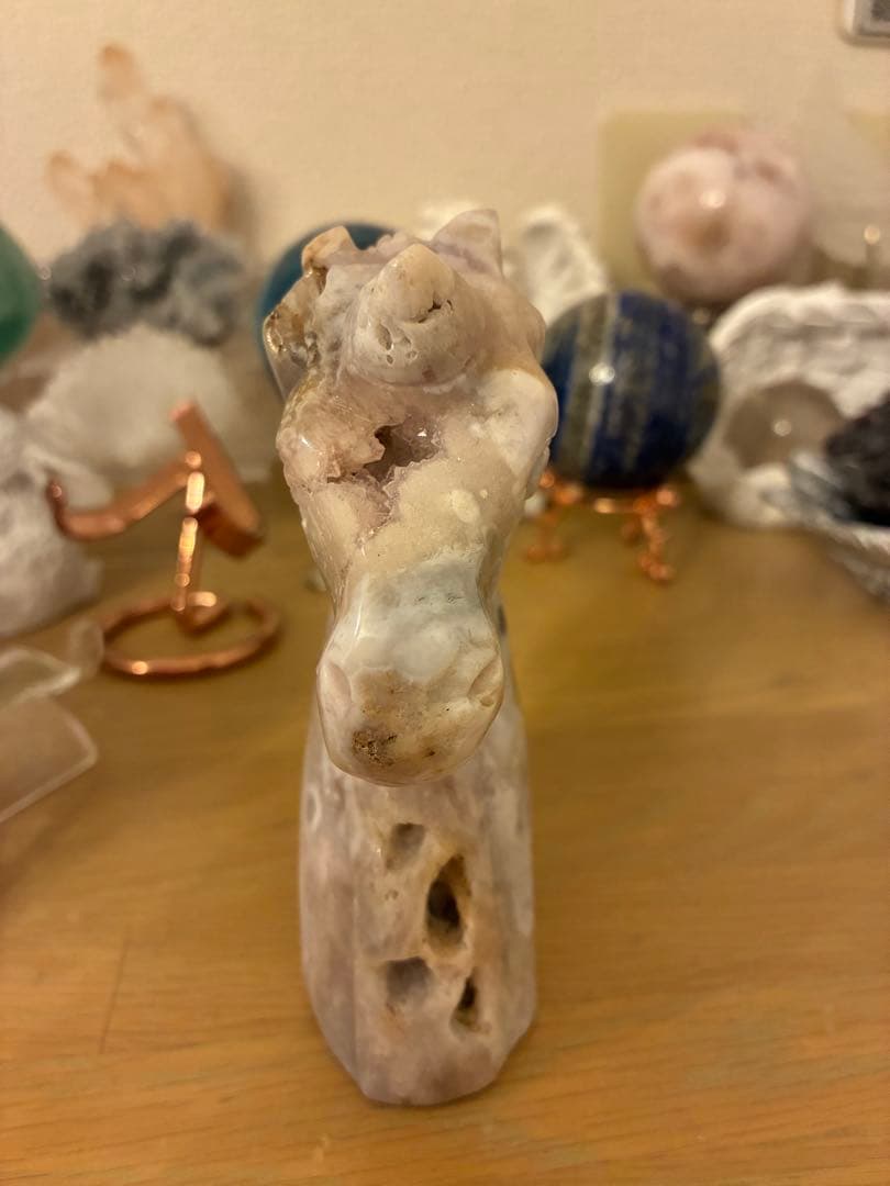 馬の石彫刻 ピンクアメジスト