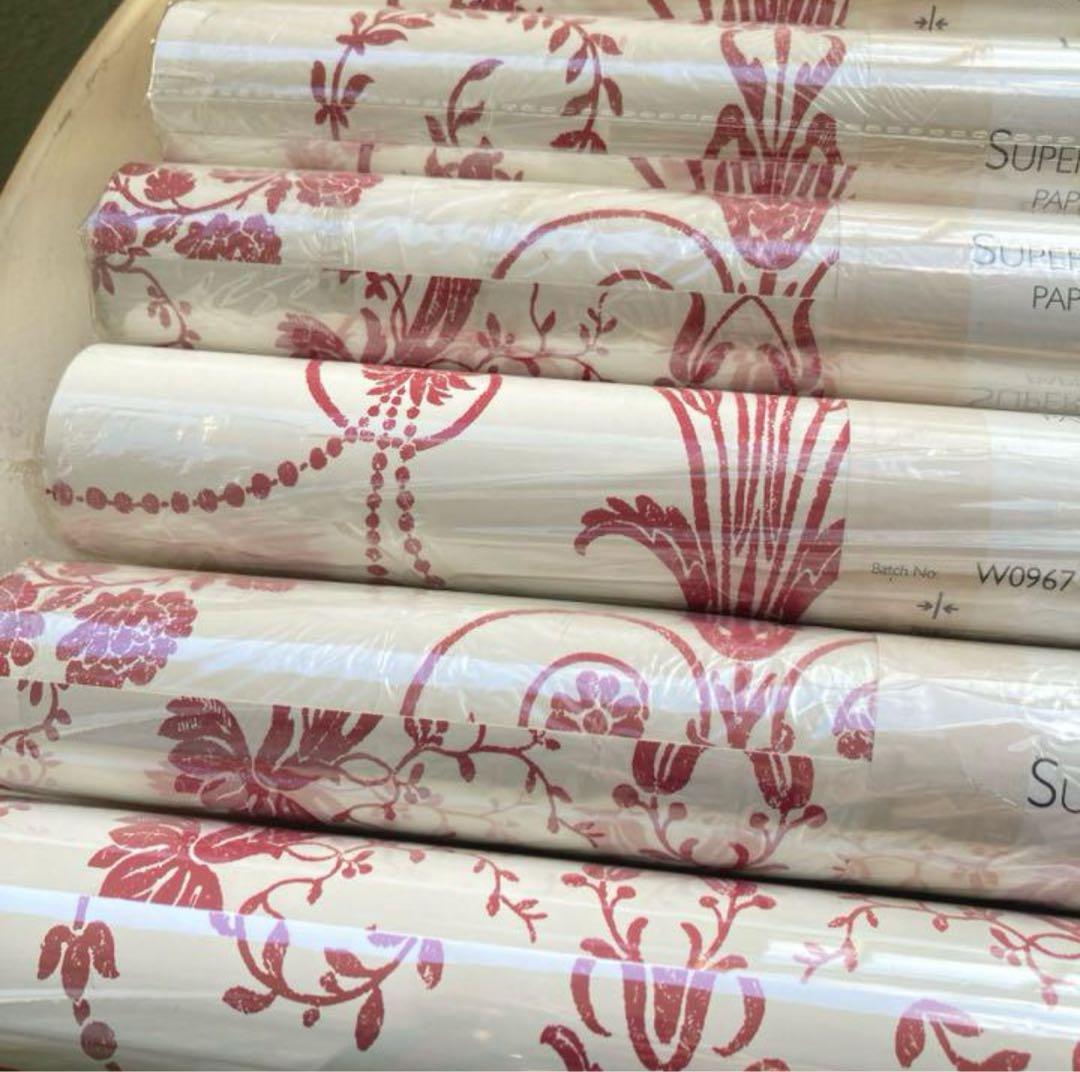 ローラアシュレイ UK製壁紙　ジョゼッテCranberry/Off White