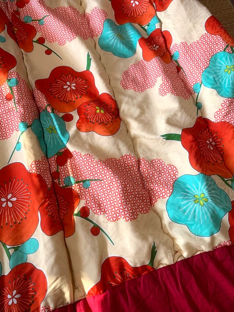 【昭和レトロ】 かいまき布団 掻巻 花柄 鮮やか 和模様 赤 梅 京都 日本製②
