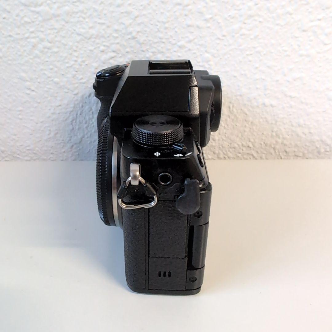 Fujifilm X-S10 ミラーレス一眼カメラ 本体と付属品