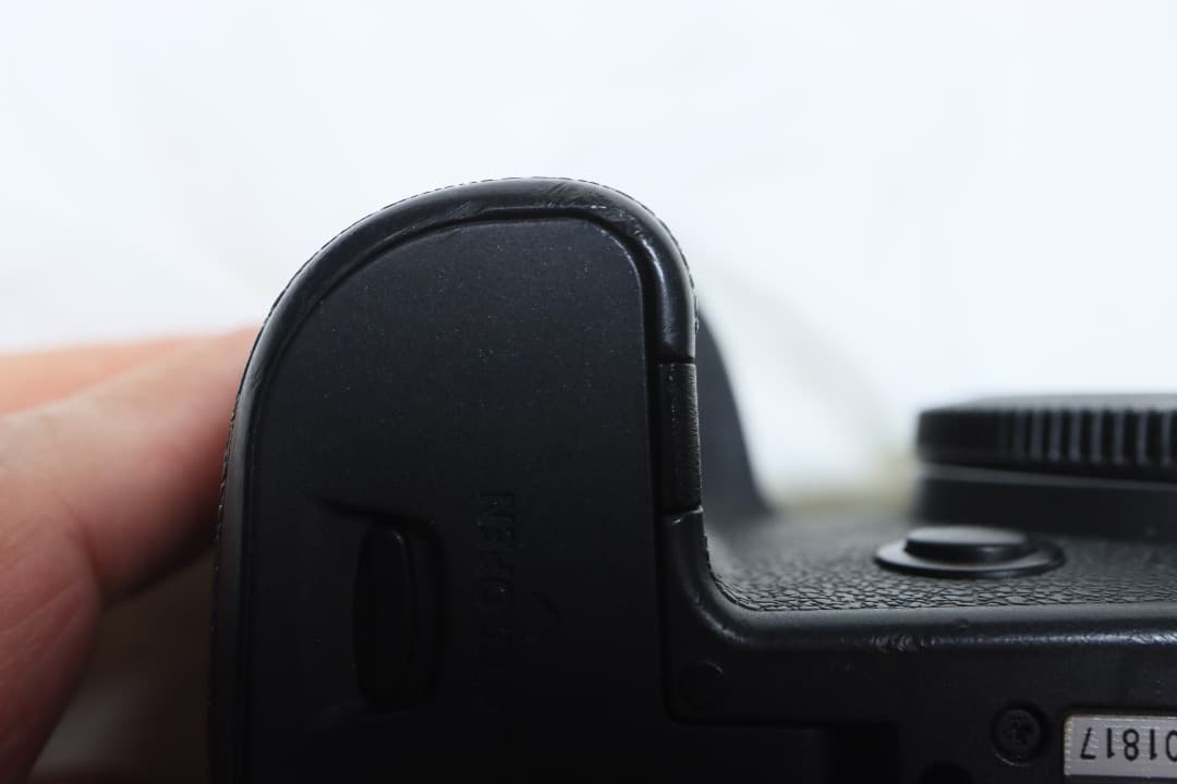 値下げCanon EOS R6 本体と付属品（バッテリは2個）　5600枚撮影