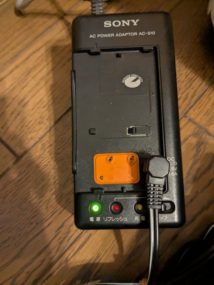 美品＊動作確認済 SONY CCD-TR105 ハンディカム Video8