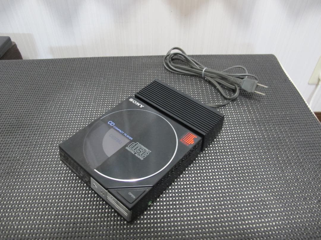 SONY D-50 ポータブルCDプレーヤー 奇跡の完動品 少し難アリ