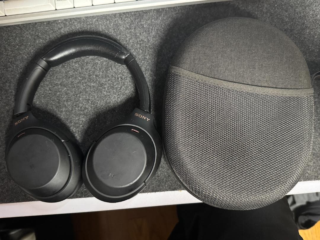 SONY WH-1000XM4 ワイヤレスヘッドホン 中古 本体＋ケースのみ