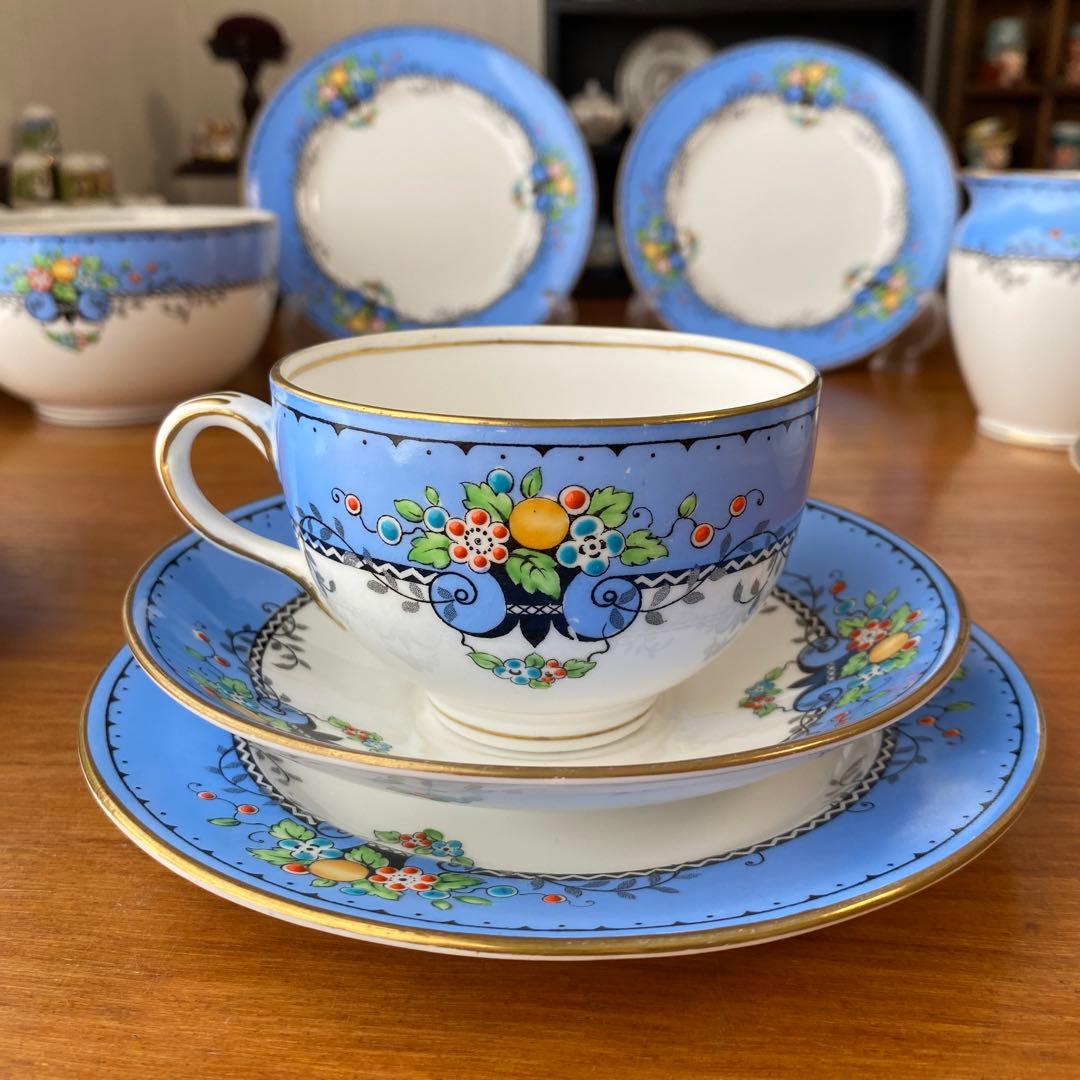 クラウンスタッフォードシャー カップ　ソーサー　プレート　エナメルが可愛いトリオ