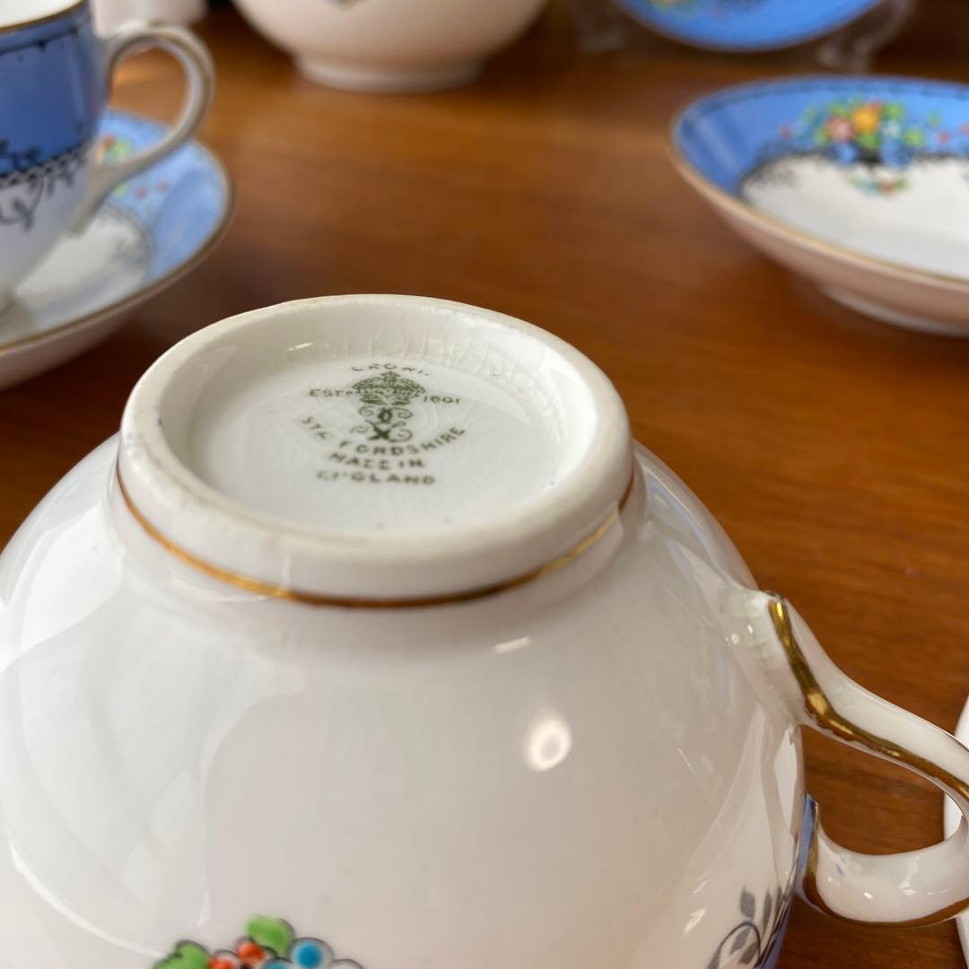 クラウンスタッフォードシャー カップ　ソーサー　プレート　エナメルが可愛いトリオ