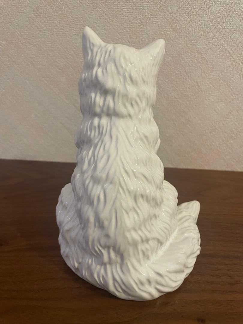ボルダロピニェイロ　Bordallo Pinheiro 白猫　置物