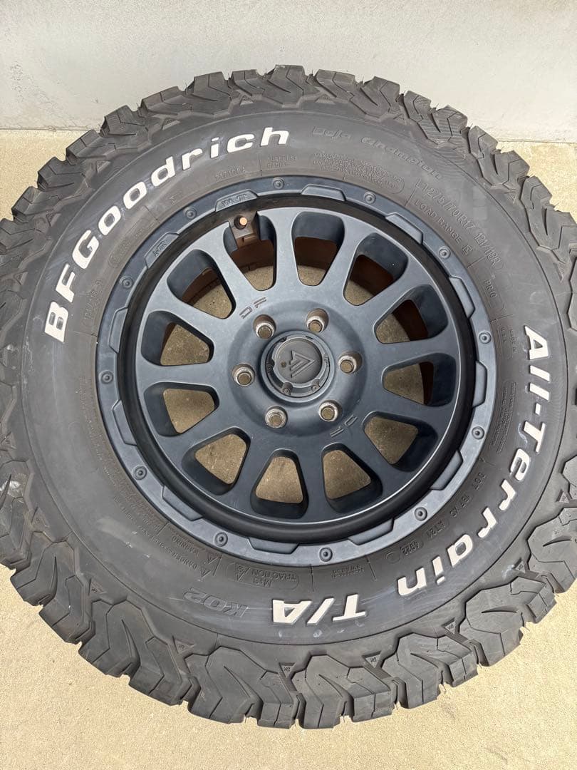 デルタフォース オーバル ＢＦグッドリッチ KO2 275 70 17 4本