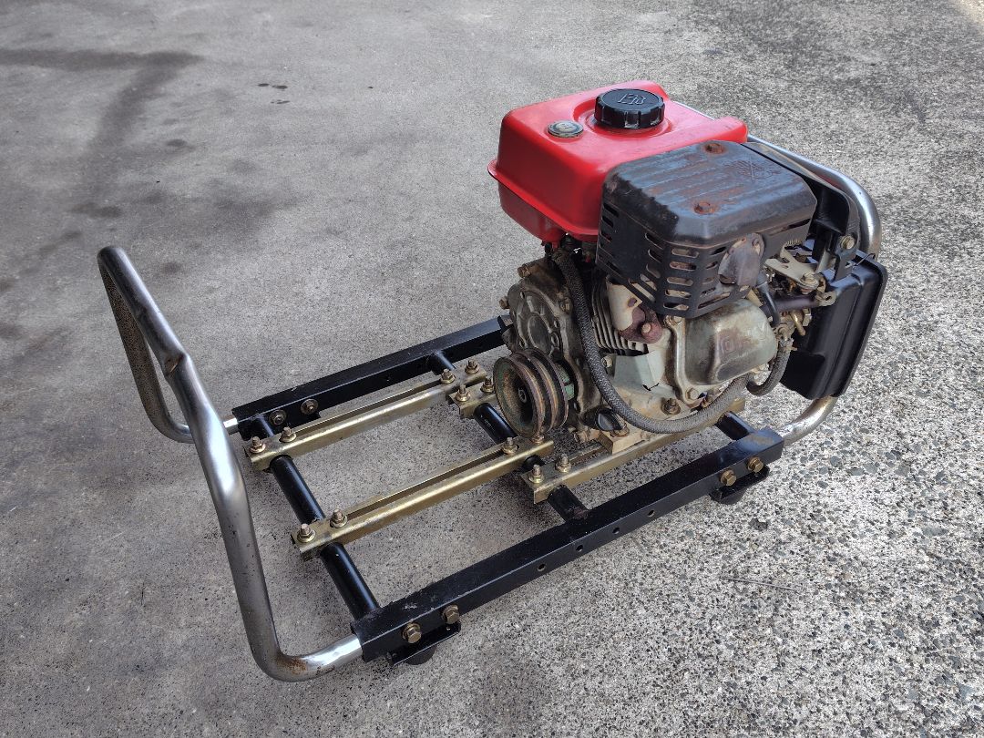 中古ガソリンエンジン (中古セット台付き)