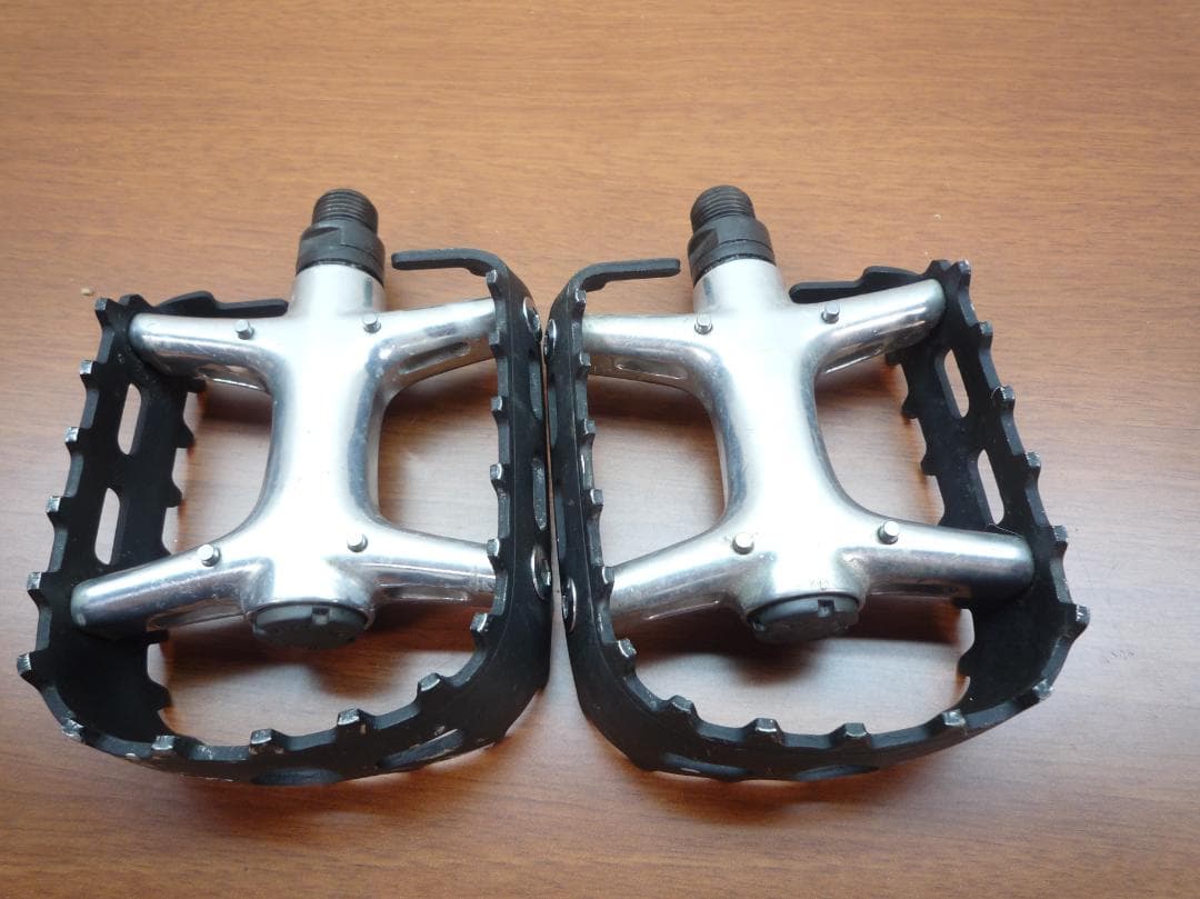 Shimano Deore XT フラットペダルPD M730