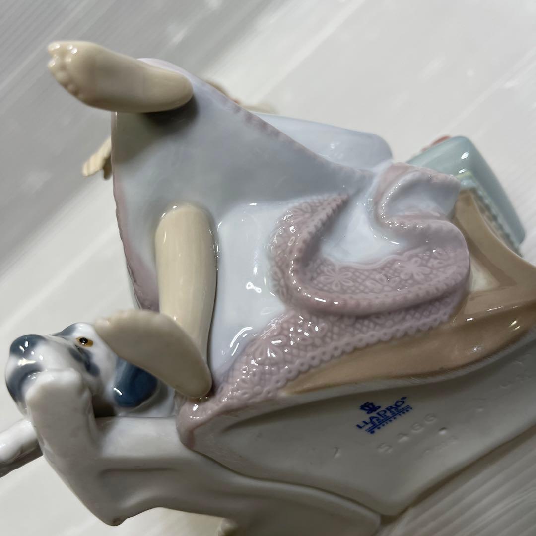 リヤドロ　少女と犬　　大事な電話