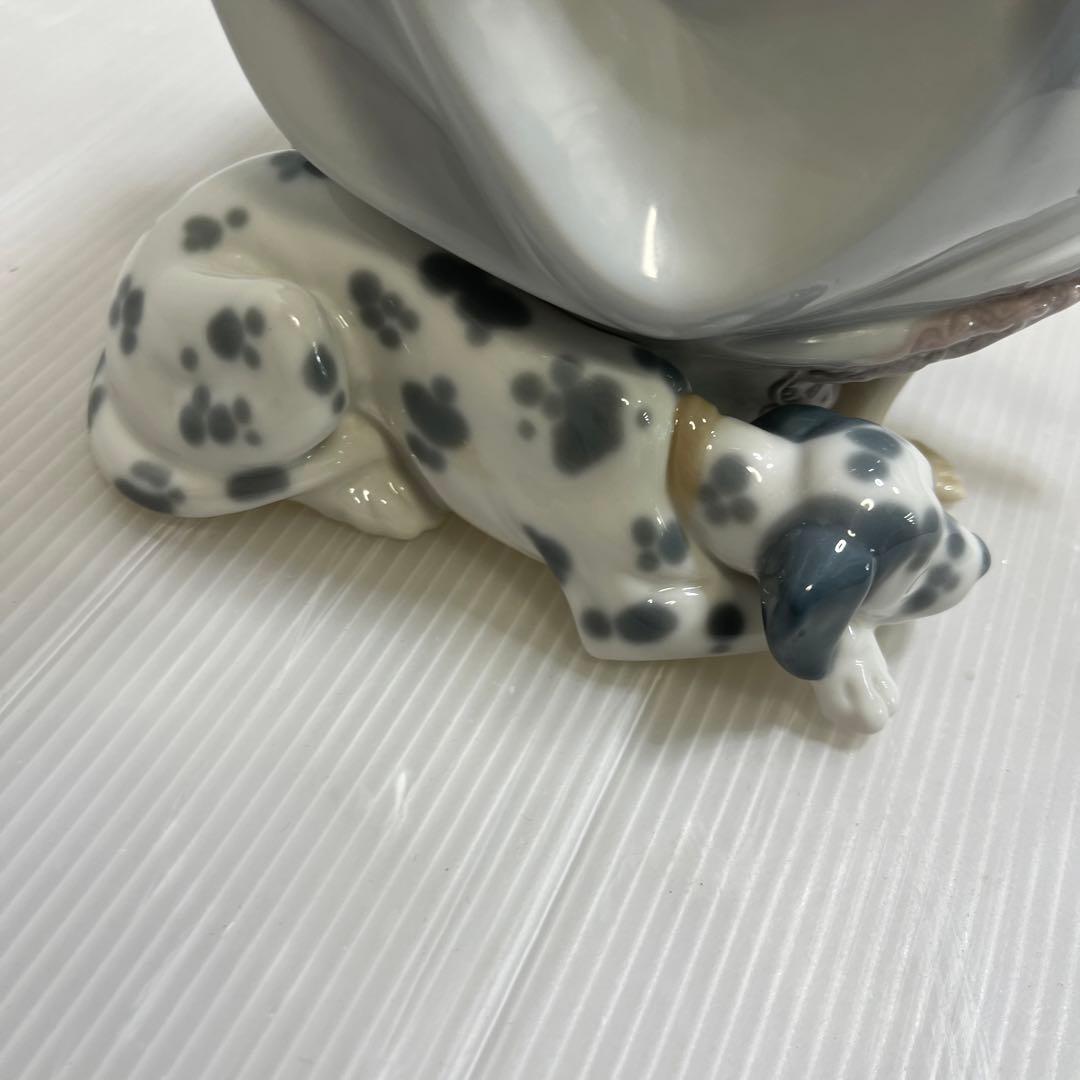 リヤドロ　少女と犬　　大事な電話