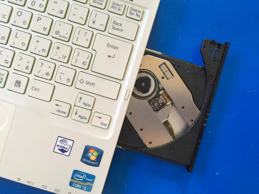 富士通　LIFEBOOK SH54/G13.3型液晶 軽量コンパクトパソコン