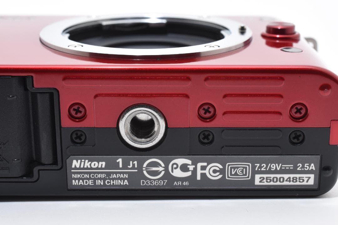超美品 Nikon J1 ミラーレスデジタルカメラボディ レッド ニコン