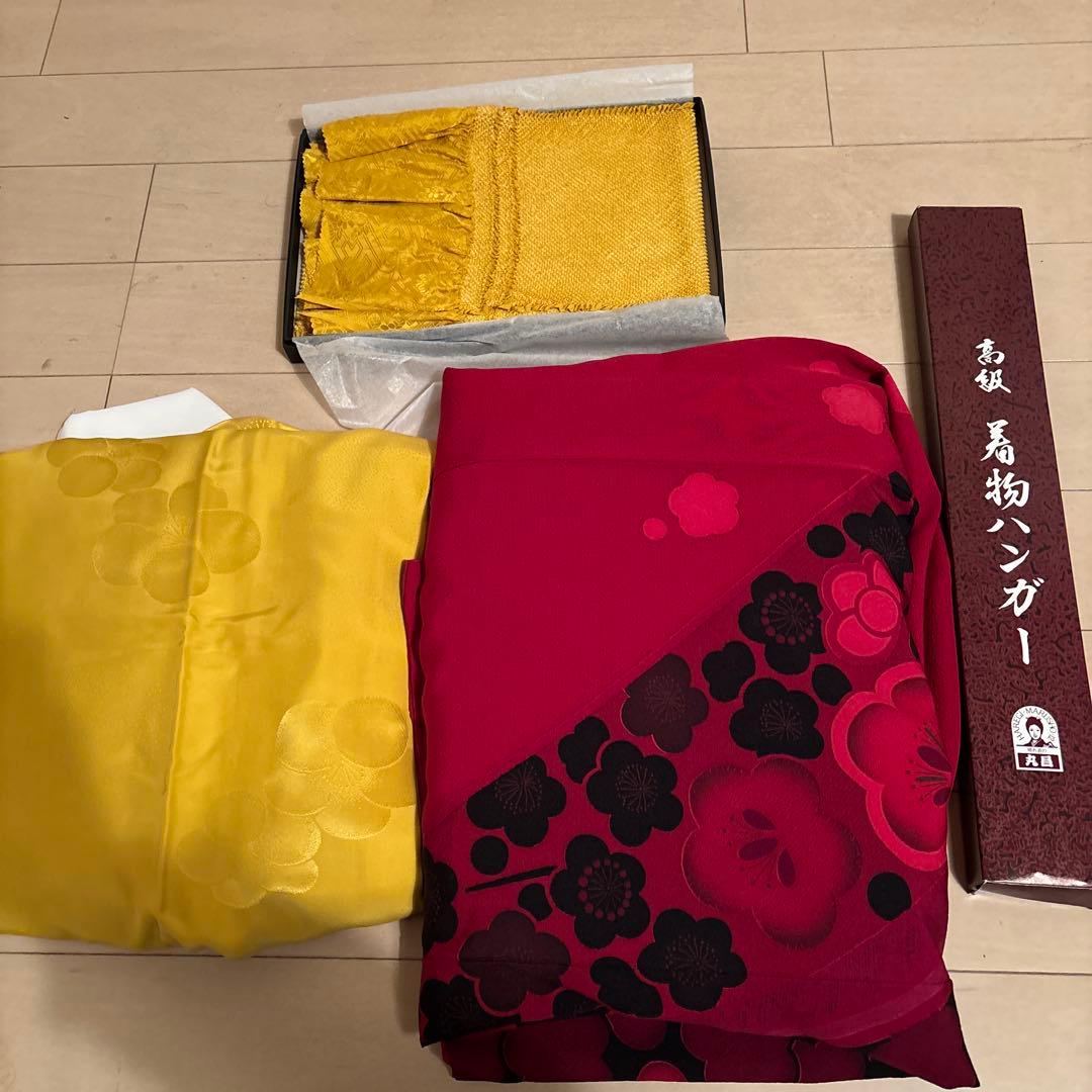 赤い花柄の振袖　小物付き４点セット