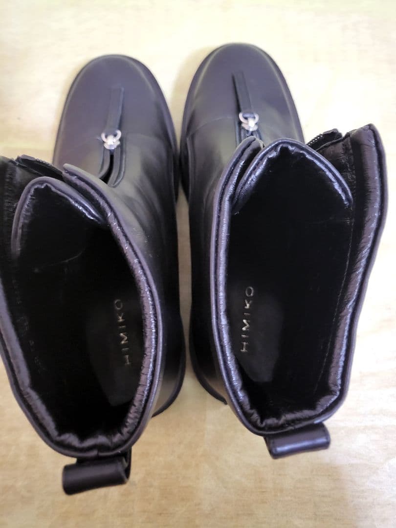 HIMIKO 黒トラックソールフロントジップブーツ