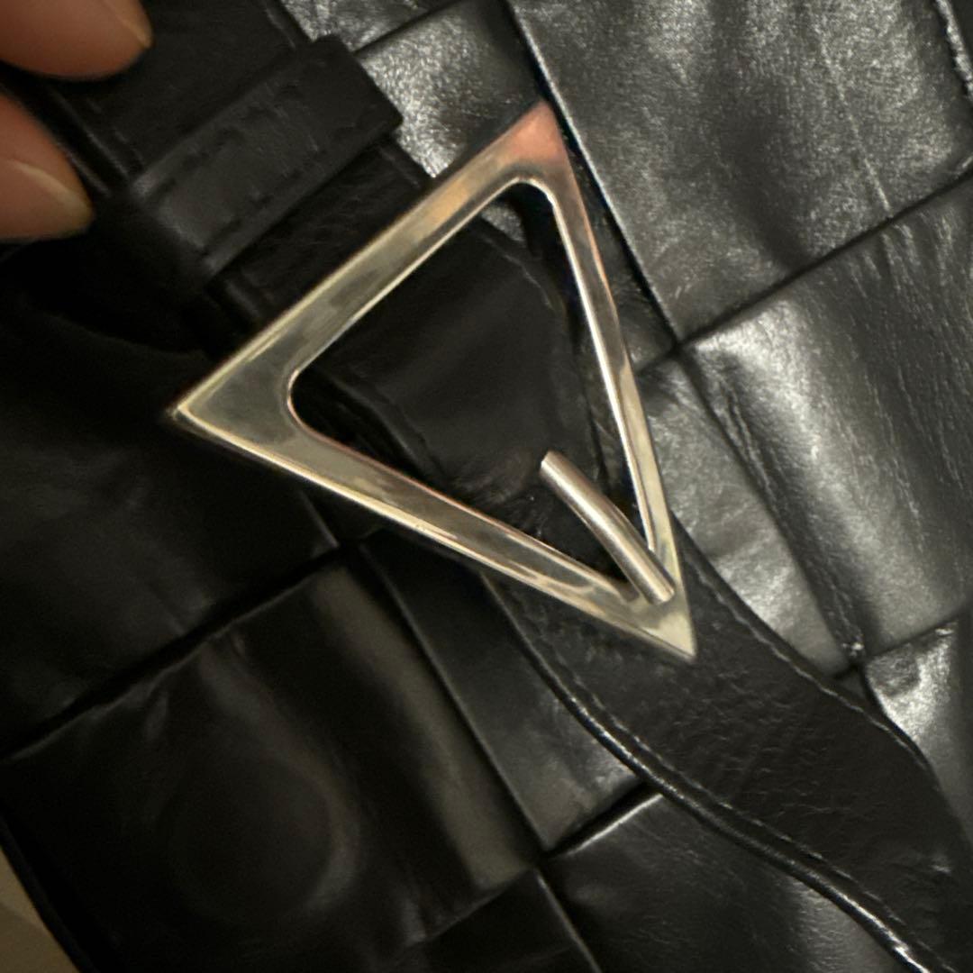 BOTTEGA VENETA ショルダーバッグ　ブラック　カセットバッグ