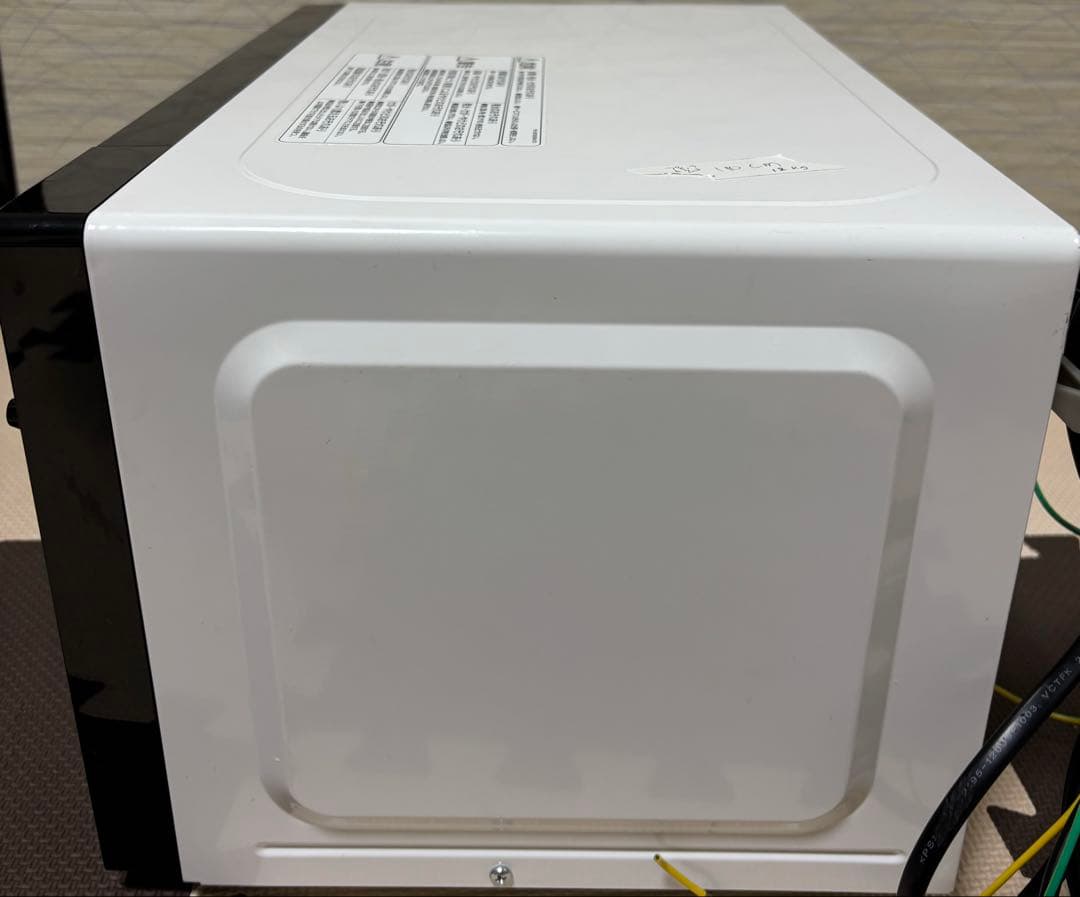 電子レンジ 2023年製 comfee 極美品 . (95% new). 黒/白