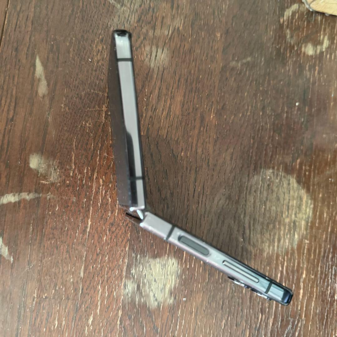 訳あり　GALAXY z flip4 海外版　SIMフリー