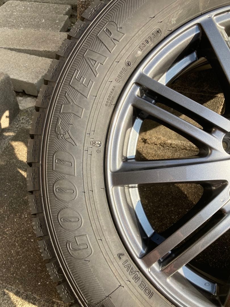 スタッドレスタイヤ215/65R16 タイヤ・ホイールセット 4本