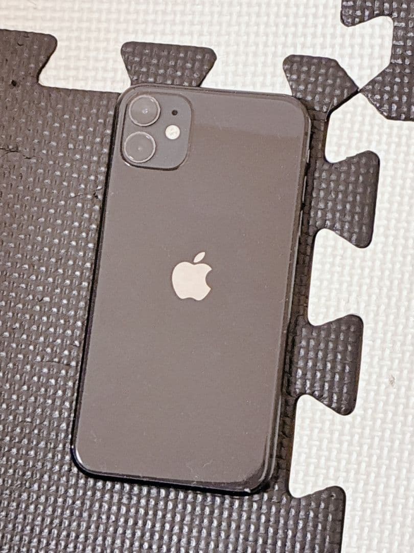 iPhone11 64GB ブラック SIMフリー バッテリー74% 付属品あり
