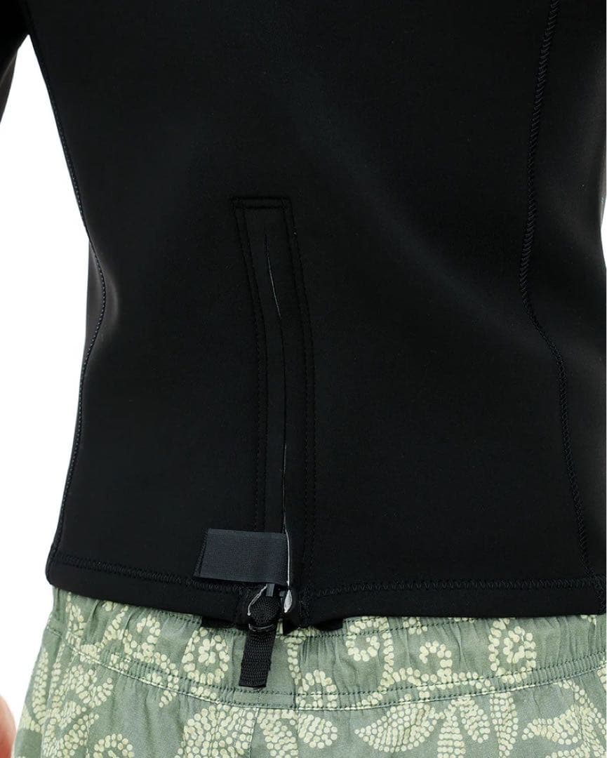 処分特価　サイズS タッパー　RVCA 新品4