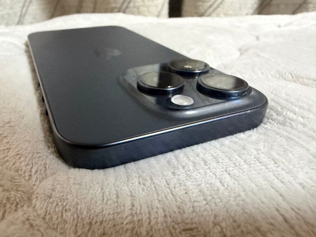 Apple iPhone 15 Pro 本体 128gbケース4個付き