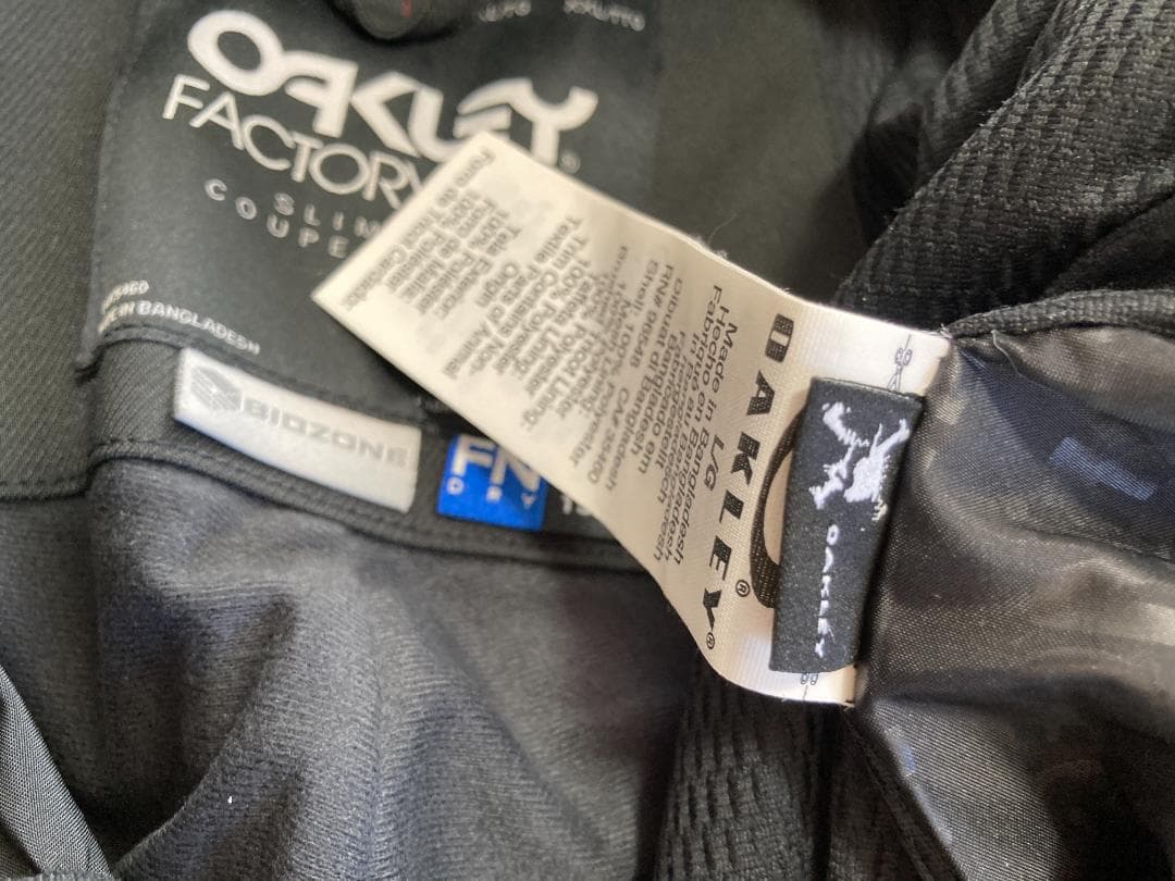 OAKLEY FACTORY PILOTスノーボードウェア SLIMFIT 美品