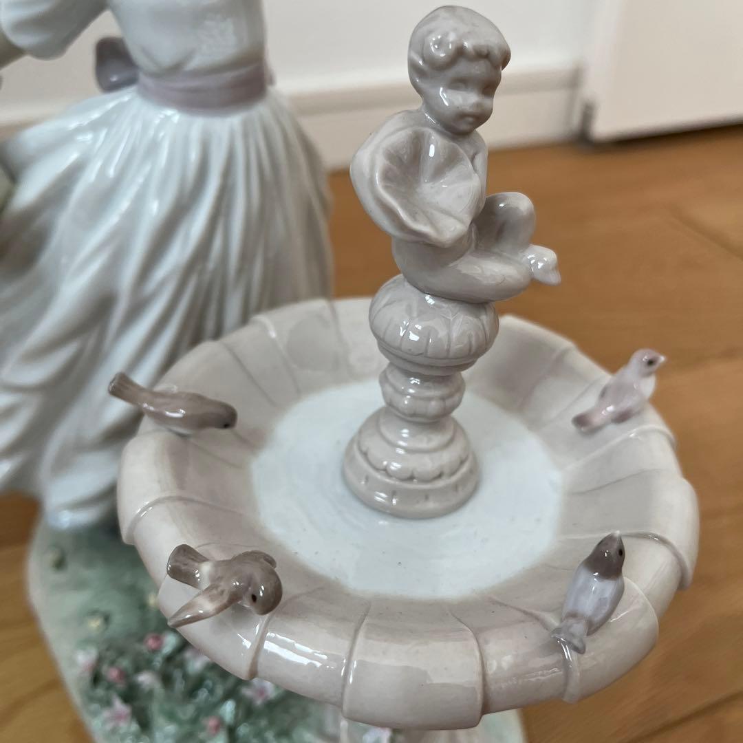 リヤドロ　春を告げる小鳥たち