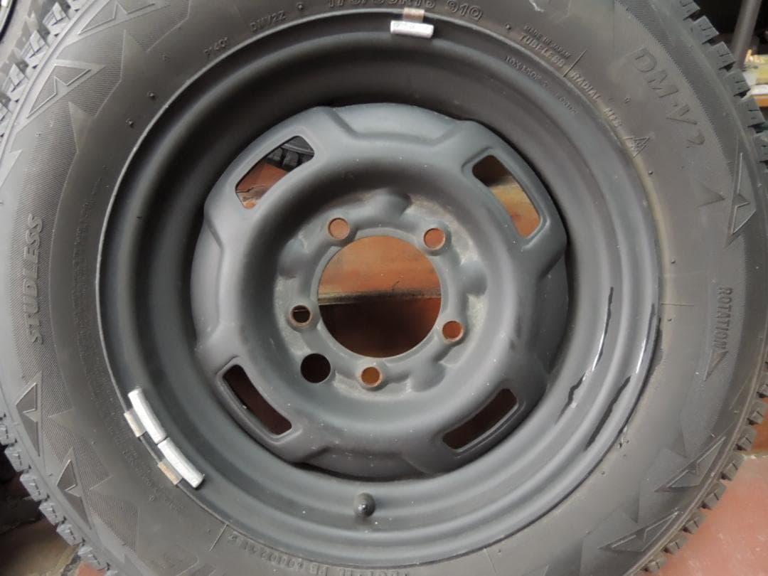 T711　175/80R16　ブリヂストン　スタッドレス4本　シワ有り　ジムニー