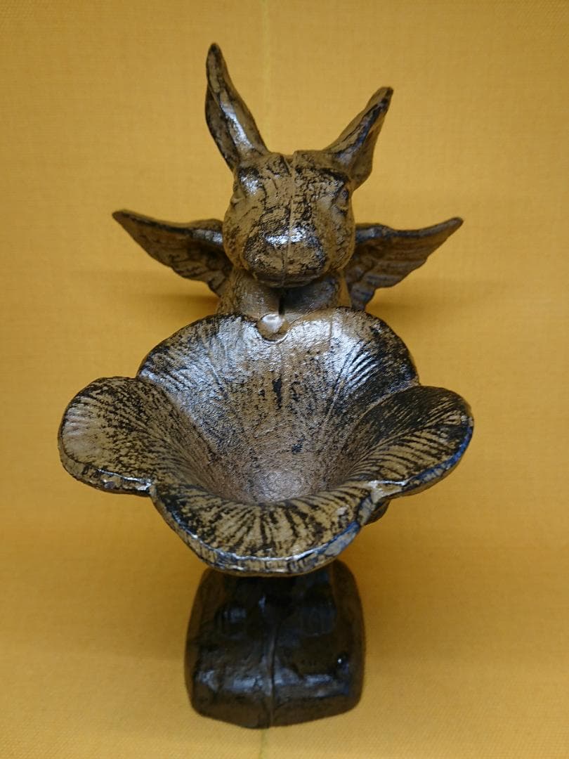 【美品】ウサギ　兎　天使　金属　置物　インテリア　工芸品　美術品　A3420