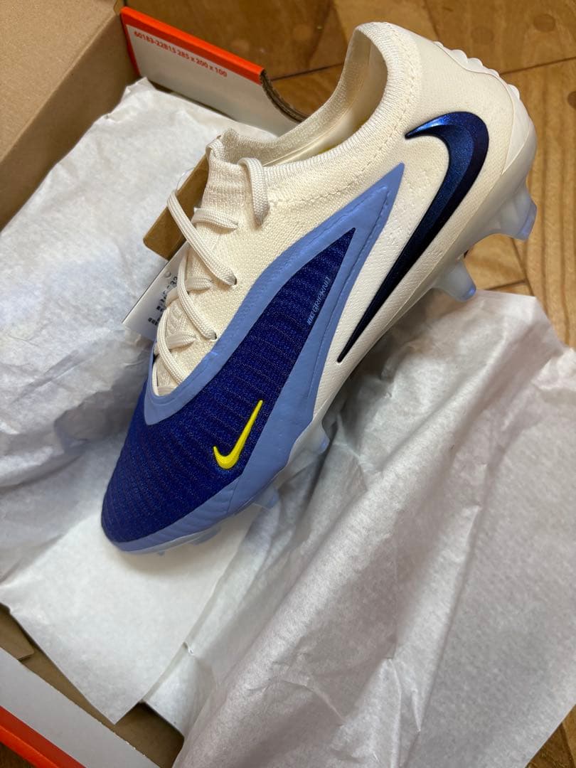 新品　大特価　ナイキ　ファントム 6 LOW エリート FG LV8 25.5