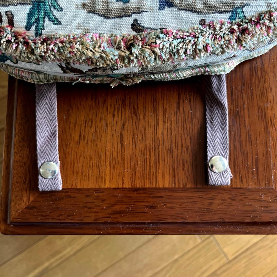 ERCOL 椅子用クッション未使用（狩猟柄刺繍）と使用感有り雉柄の2枚組み