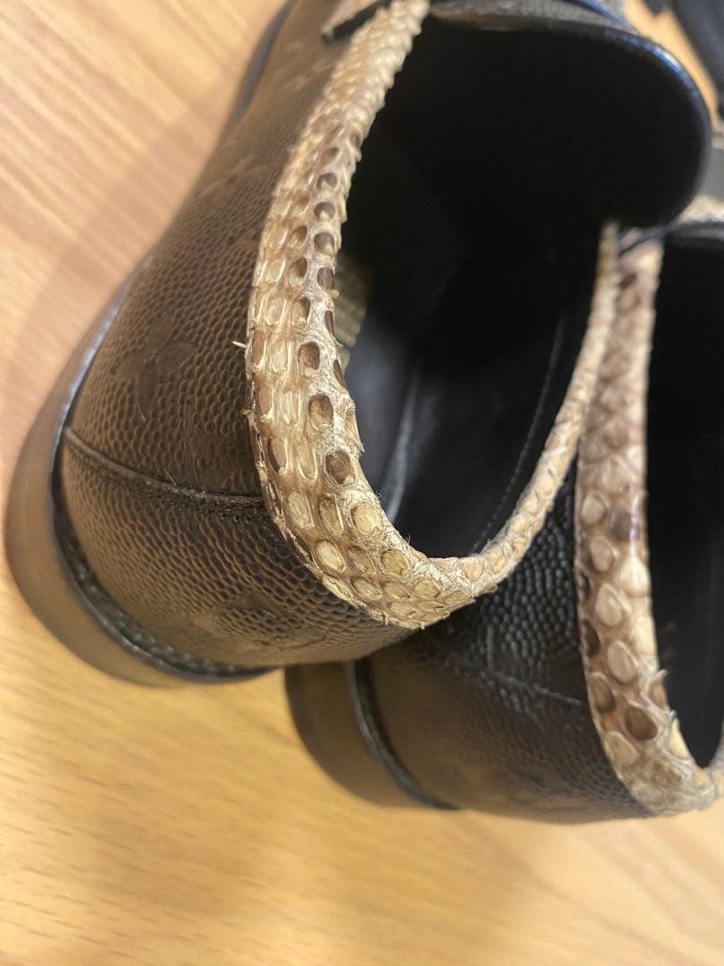 Louis Vuitton ブラック・ヘビ柄 ローファー