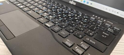 11世代　LTE 対応　薄型　Laptop　パソコン