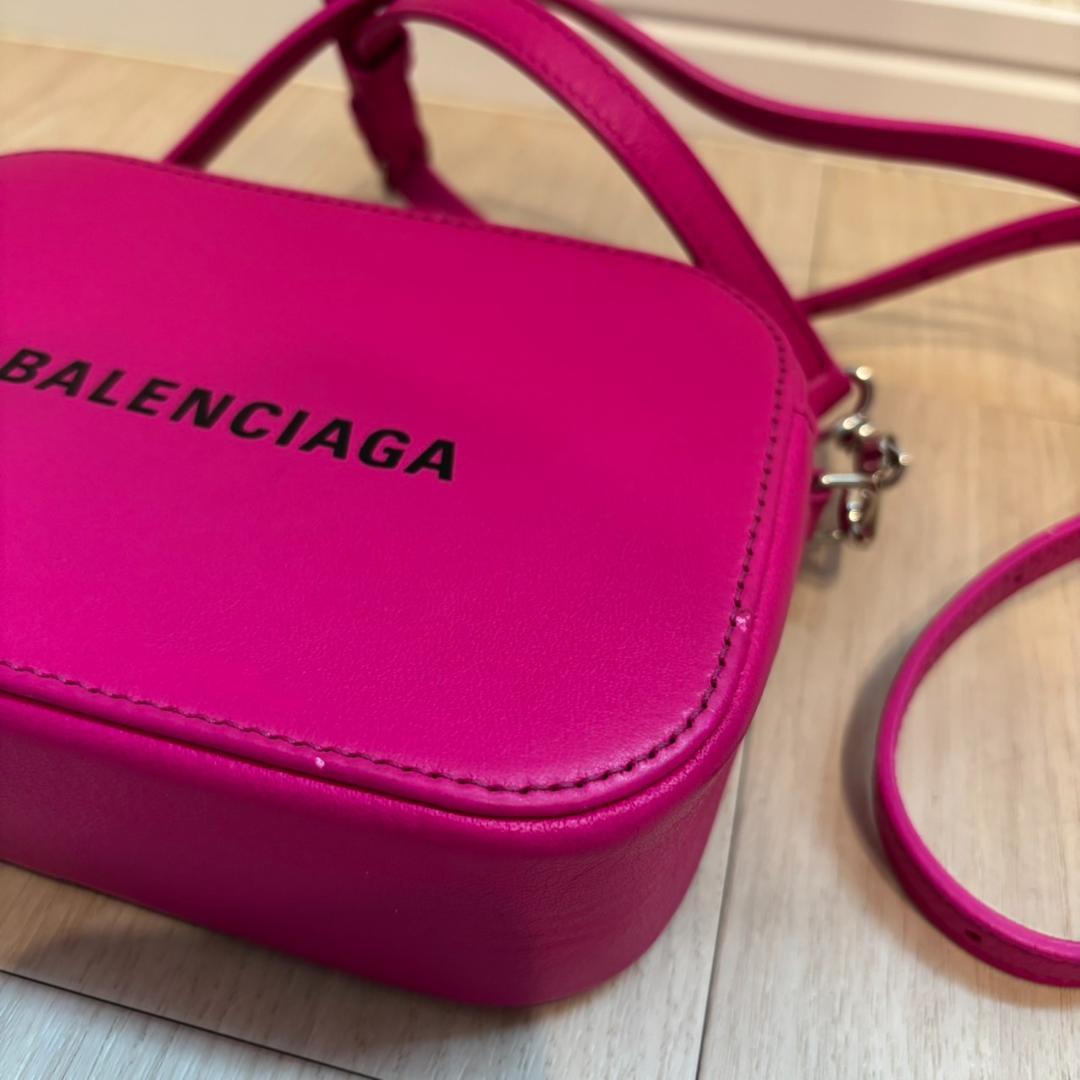 バレンシアガ　エブリデイ　カメラバッグXS　2WAY　ショルダーバッグ　ピンク
