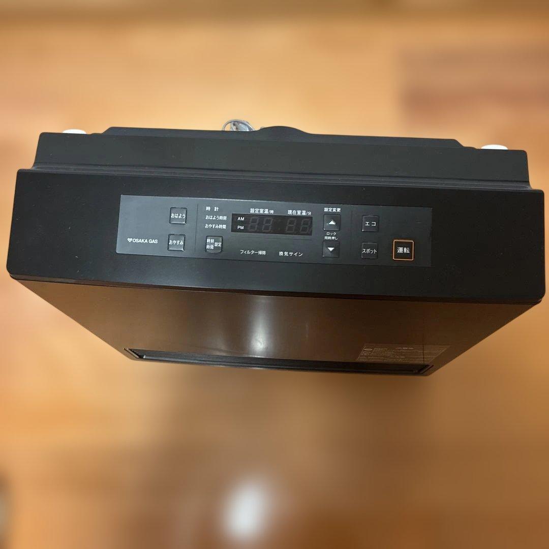 【美品】人気 ガスファンヒーター　ガスストーブ　マットブラック 140 9415