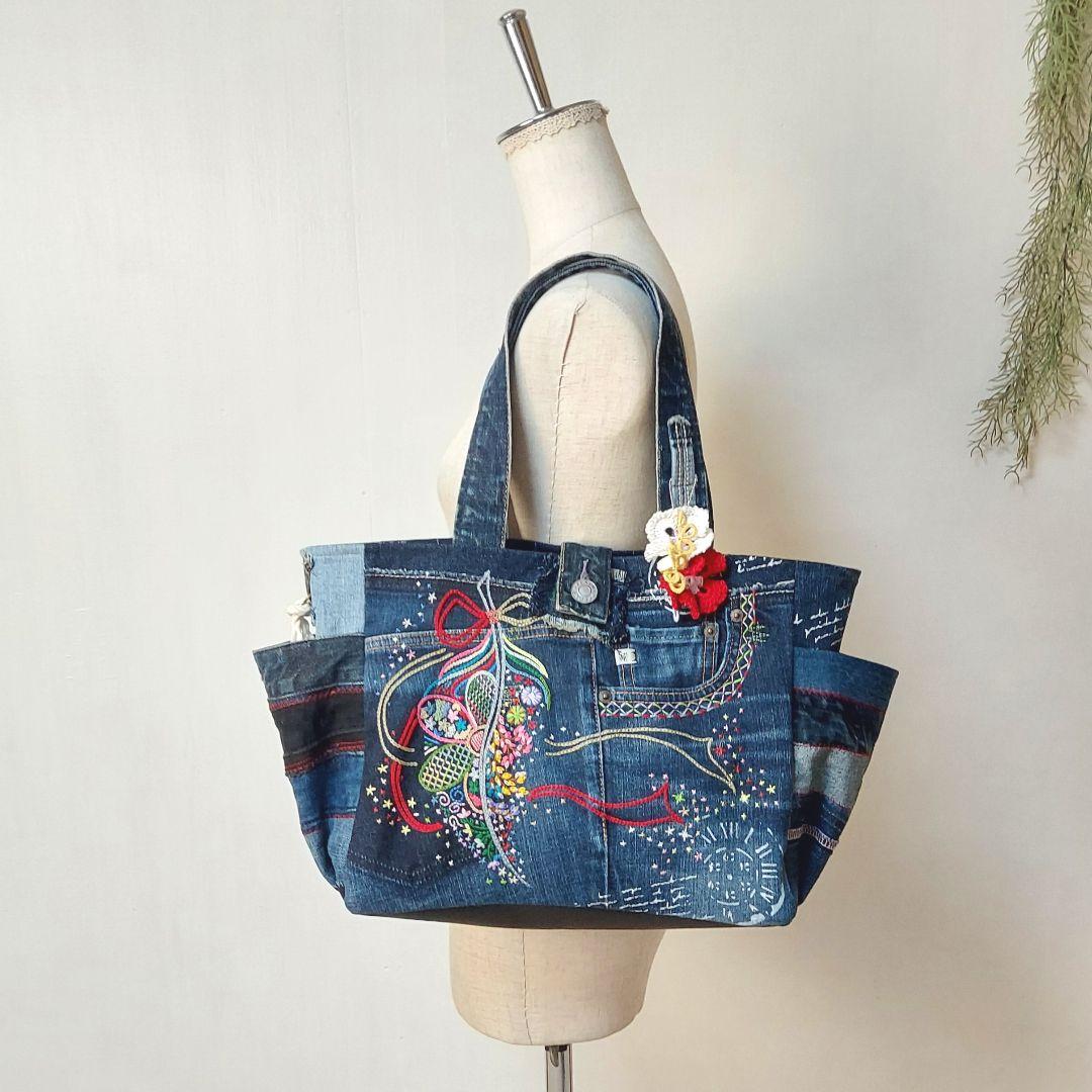 【ぽこぽん】大きな刺繍デニムバック　No.637　デニムリメイク