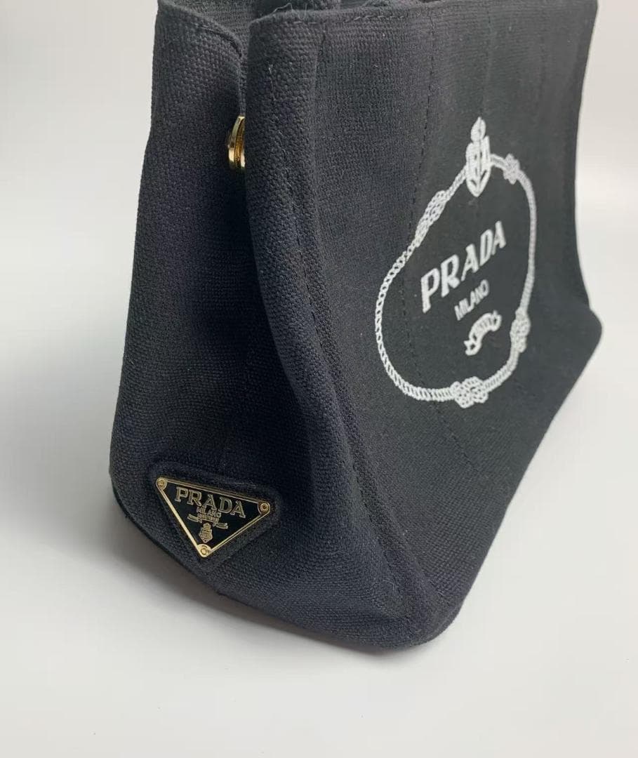 PRADA ブラックキャンバスショルダーバッグ
