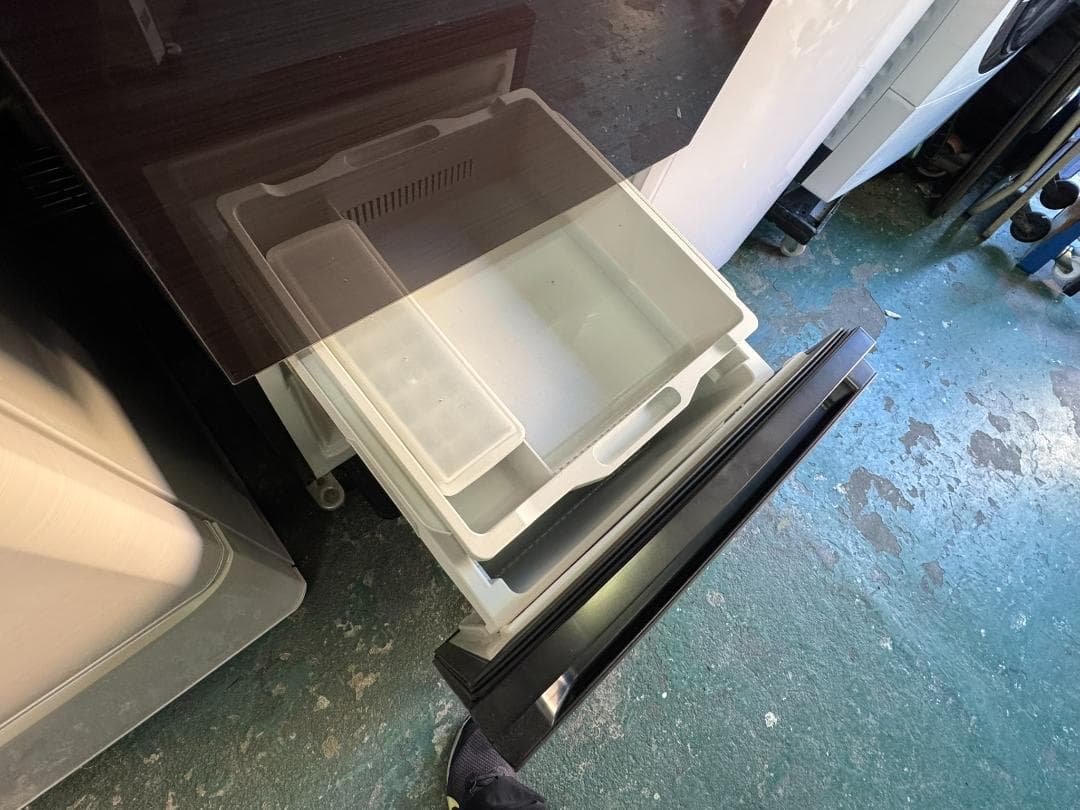 Hisense ハイセンス 冷蔵庫 282L HR-G2801BR 2020年