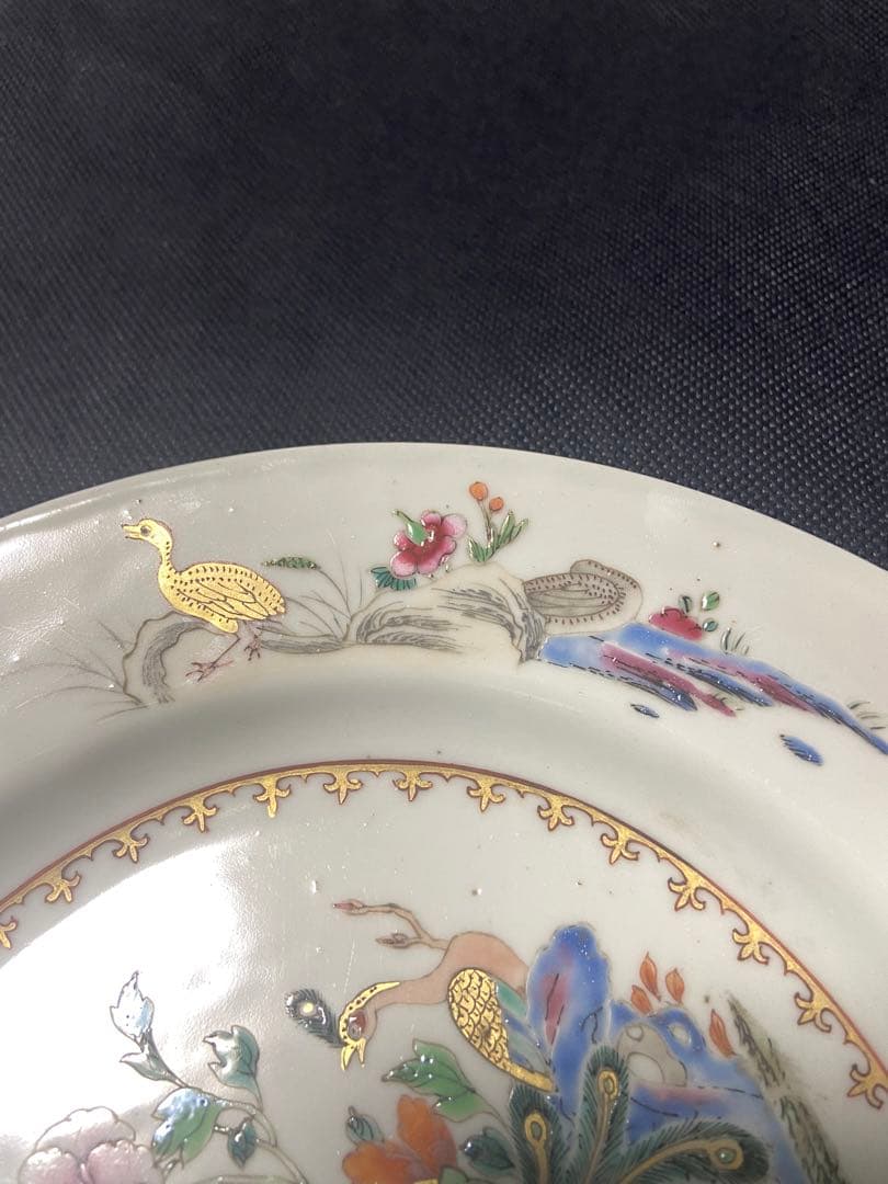 中国古美術品　清の乾隆時代　粉彩金彩孔雀中皿　本物保証　23cm