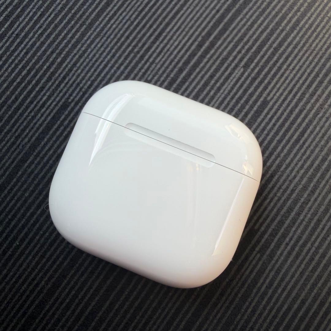 【ほぼ新品】Apple Airpods ４ノイズキャンセリング機能搭載モデル